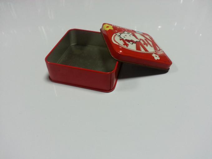 Forma roja del cuadrado de la caja del envase de la lata del metal del Hello Kitty para el acondicionamiento del caramelo y de los alimentos